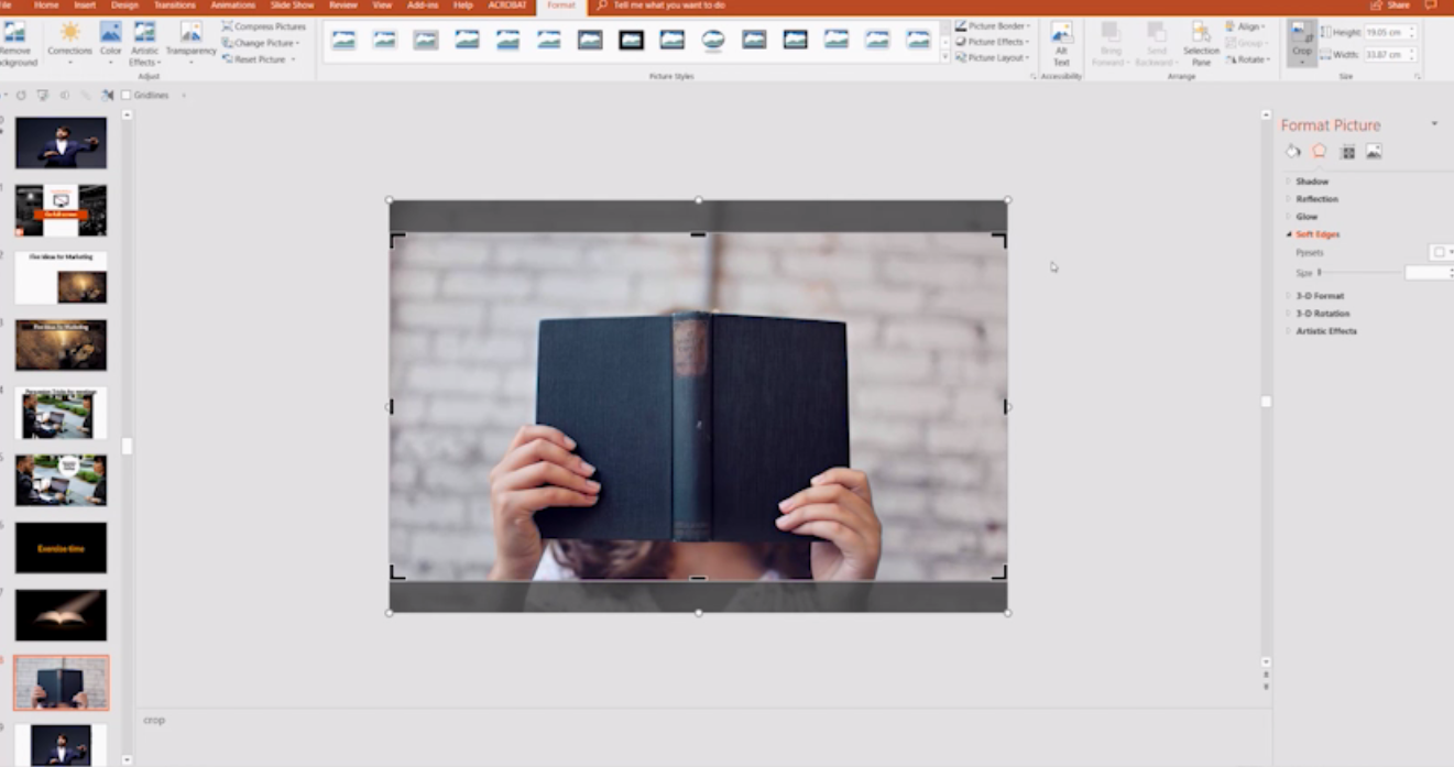 2 ways to scale an image to full-screen form in PowerPoint